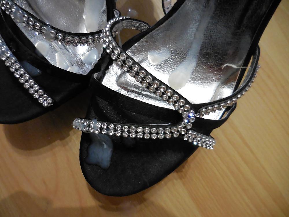 17P Cum on black High Heels
