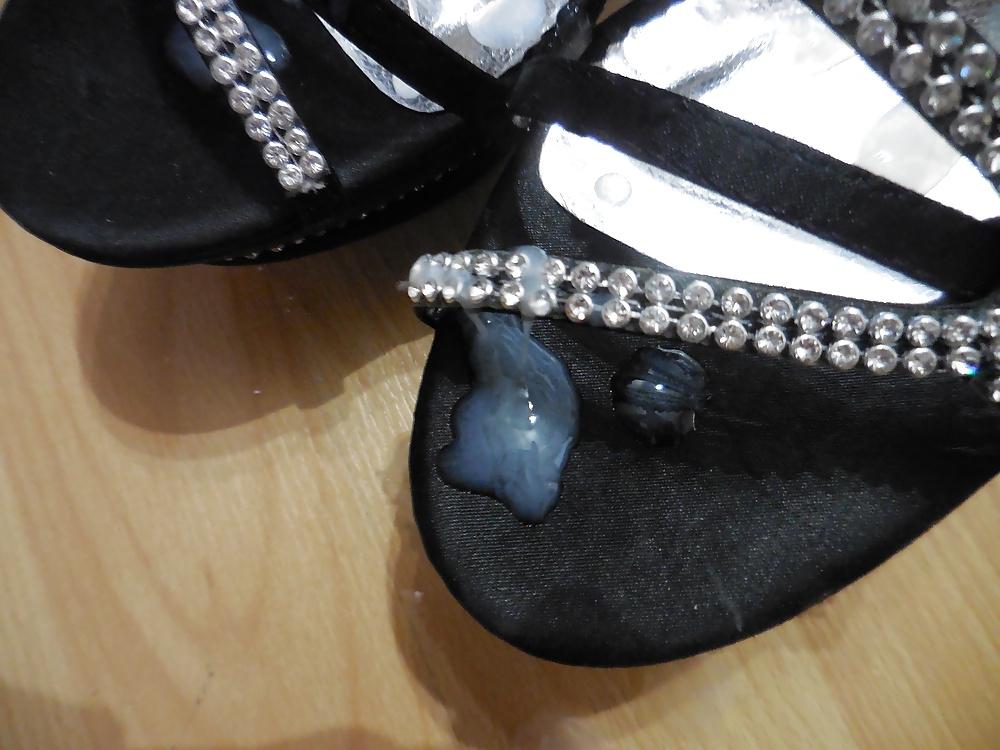 17P Cum on black High Heels