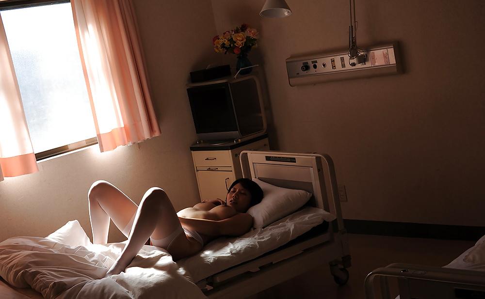 25P Sexy Japanese Nurse