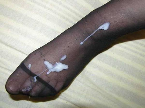 4P Cum on nylons