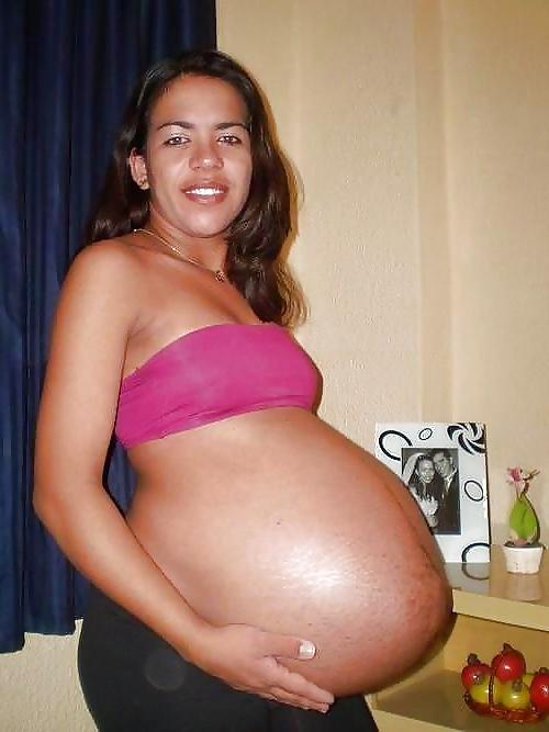 25P Pregnant chicks naked 4