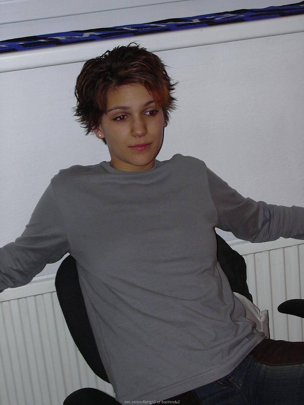 25P Short haired cunt