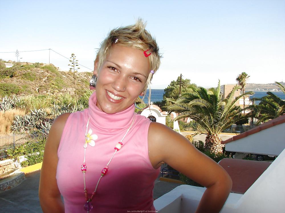 25P Short haired cunt