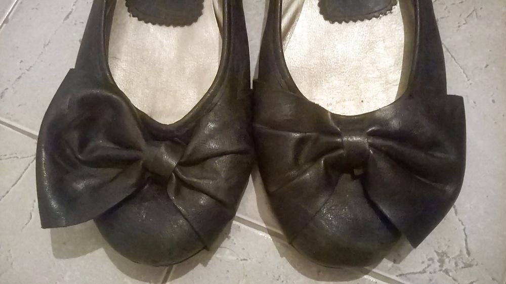 25P Shoejob - Cum on friends pumps