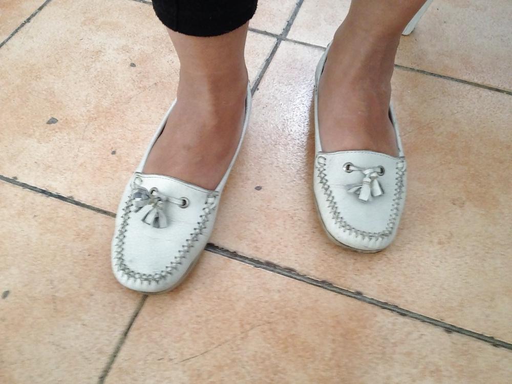 25P Shoejob - Cum on friends pumps
