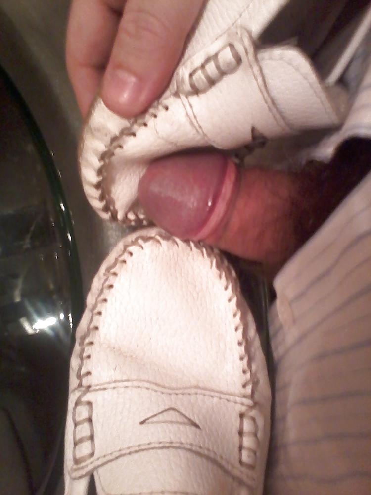 25P Shoejob - Cum on friends pumps