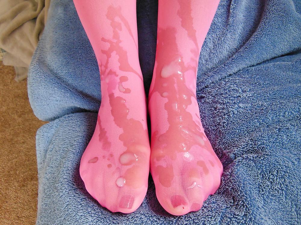 25P Cum on pink stocking feet