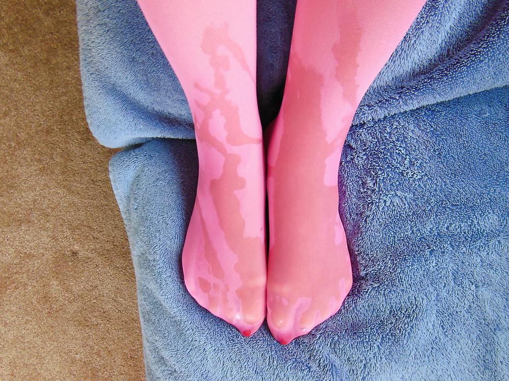 25P Cum on pink stocking feet