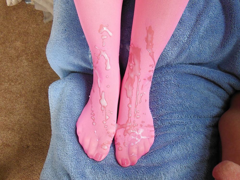 25P Cum on pink stocking feet