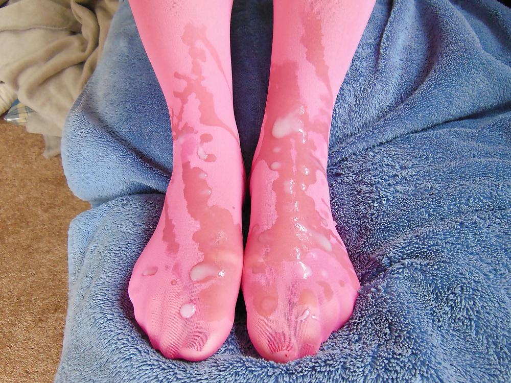 25P Cum on pink stocking feet