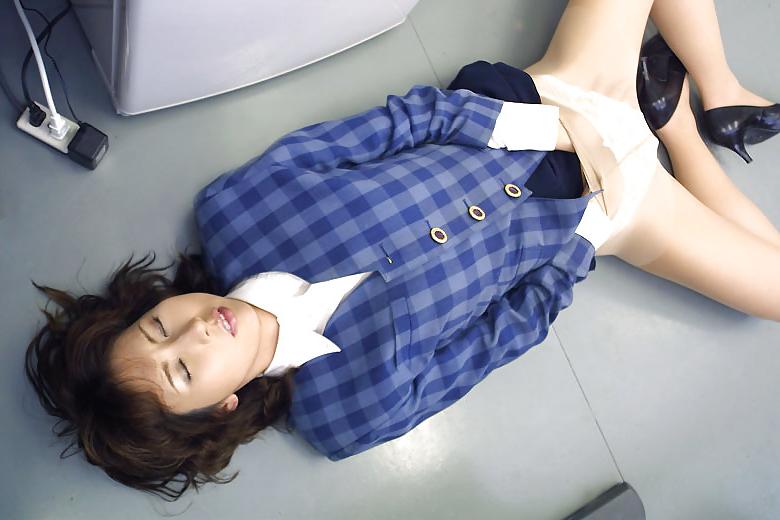 25P Sexy Legs - Japanese Secretary 1