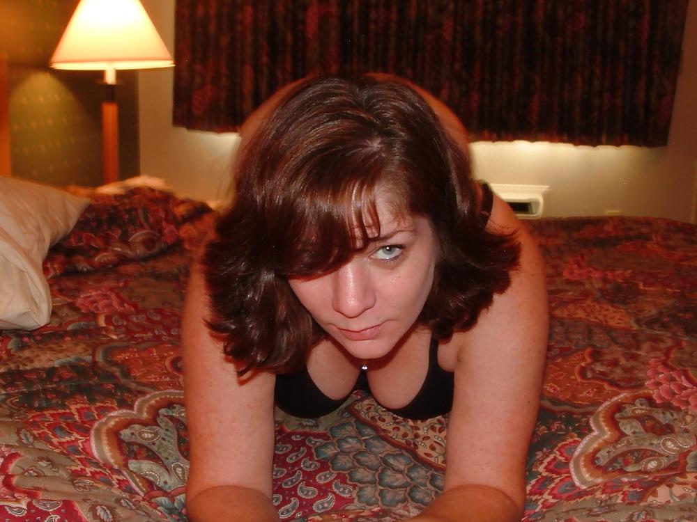 8P Fun in the hotel room