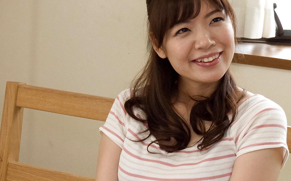25P Sexy Japanese Wife