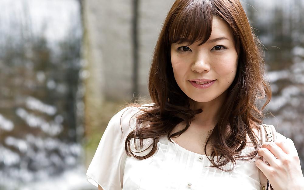 25P Sexy Japanese Wife