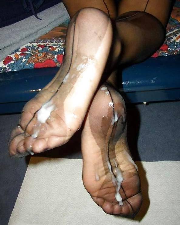 11P Cum on nylons 2