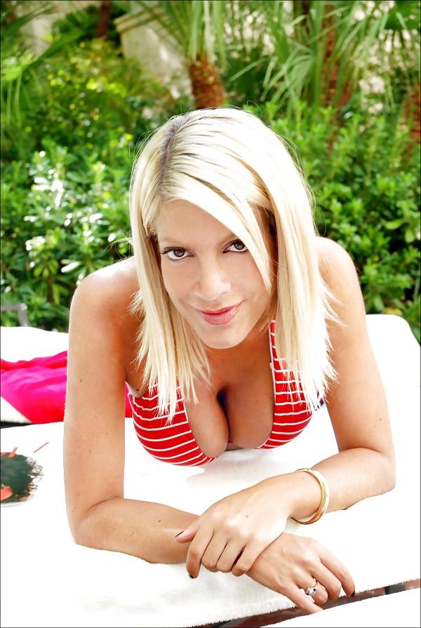 25P Tori Spelling - Butter Face MILF