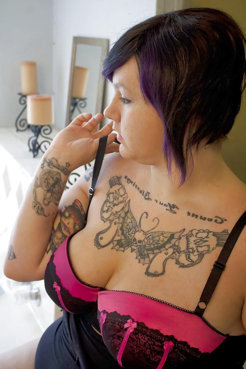 25P Gorgeous BBW! Short Purple Hair & Tats - Bath Time