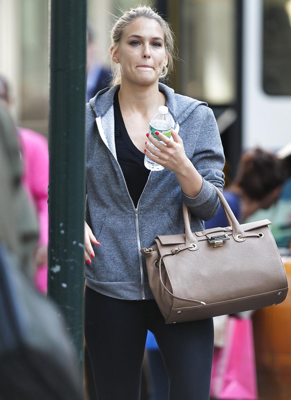 9P Bar Refaeli Shopping in NY