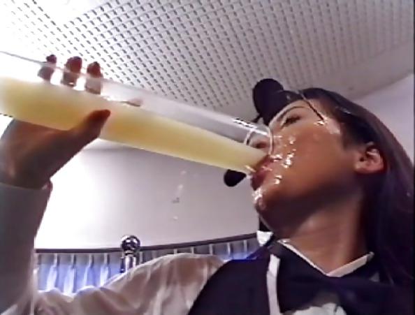 15P Fuer einen blassen Teint, brav Sperma trinken!