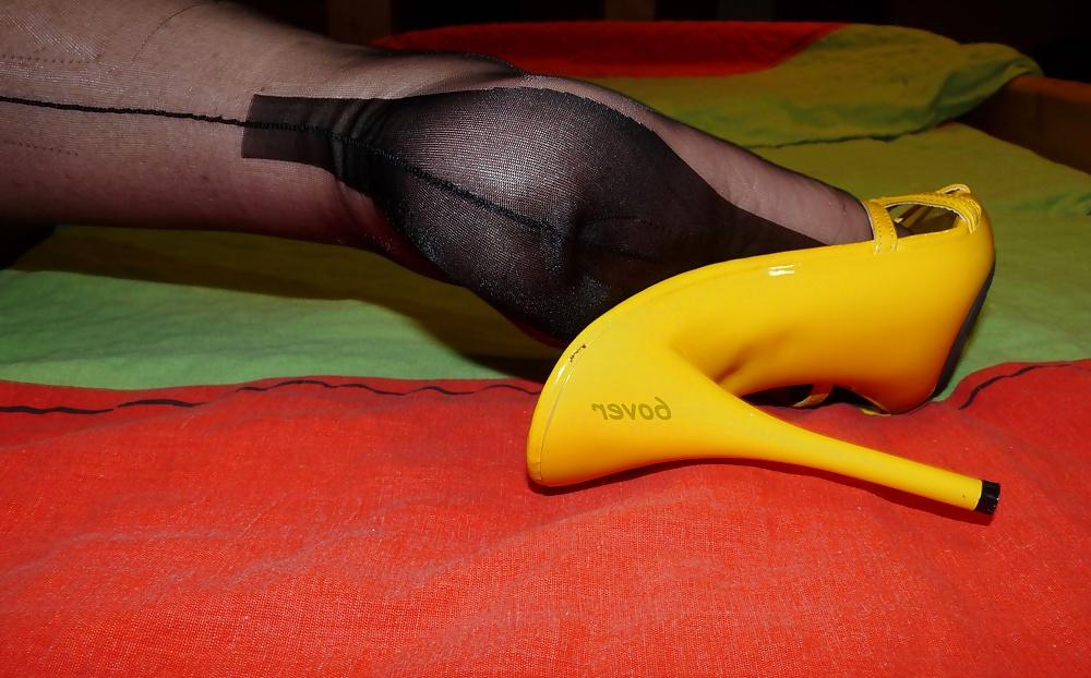 11P Cum on Feet