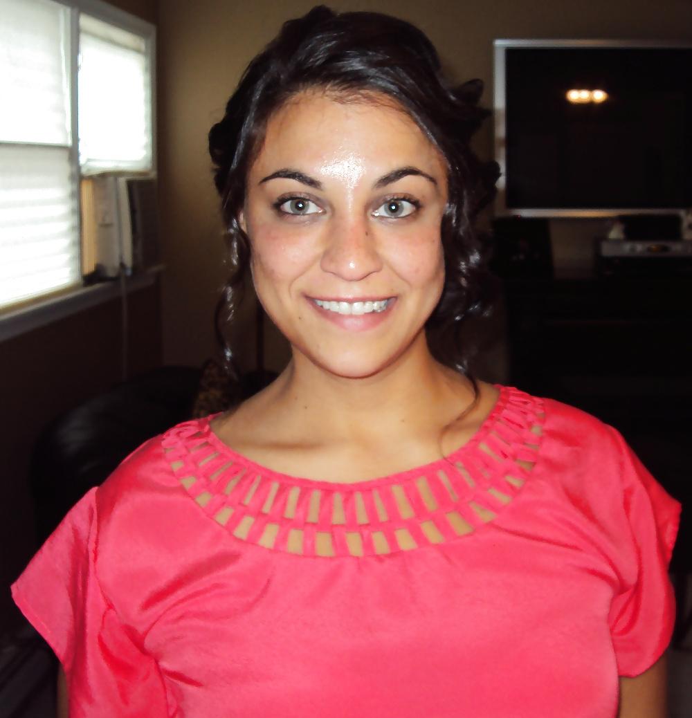 25P Day! Thick brunette with ass and beautiful eyes!