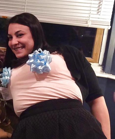 25P Day! Thick brunette with ass and beautiful eyes!