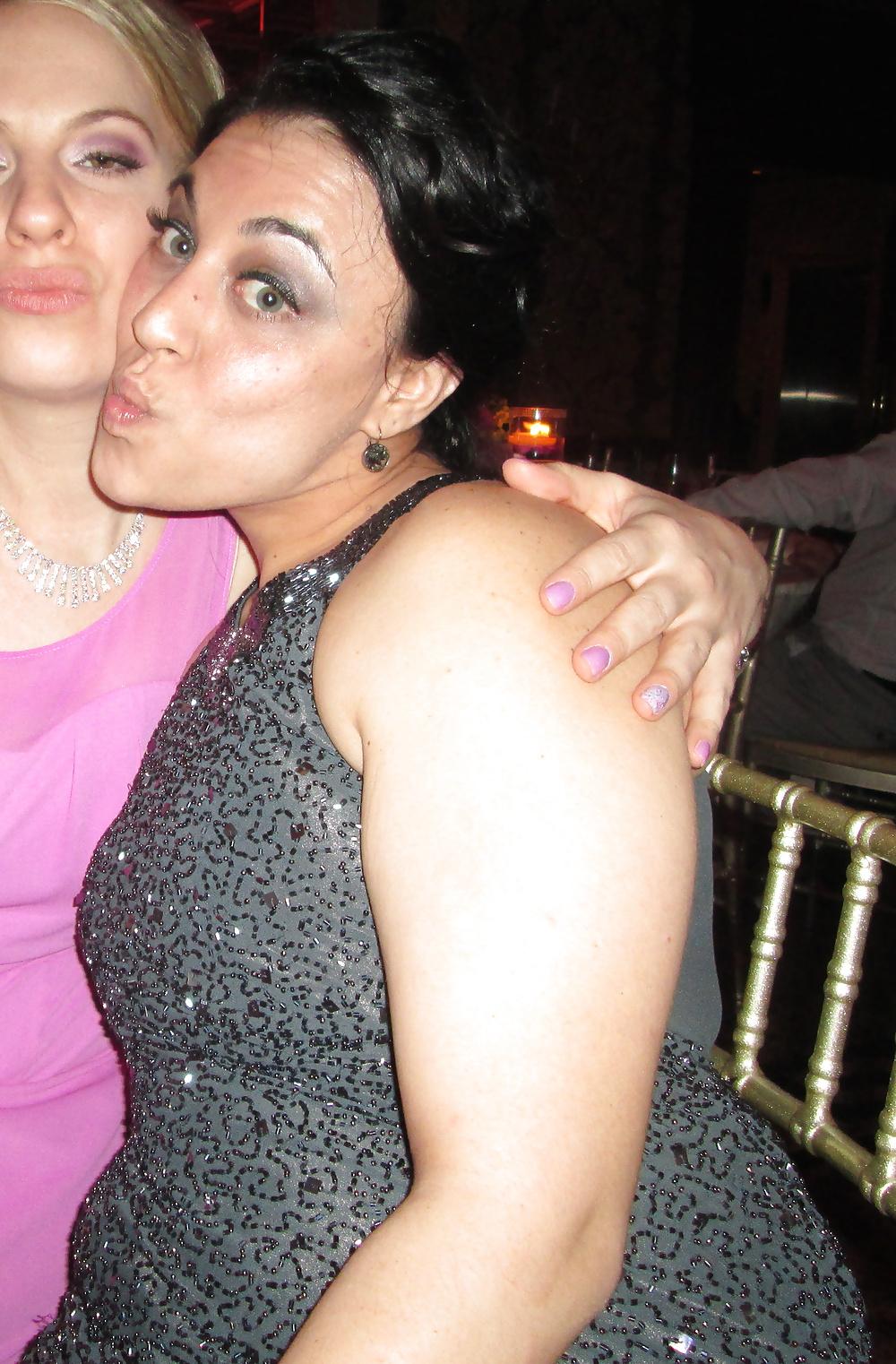 25P Day! Thick brunette with ass and beautiful eyes!
