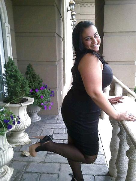 25P Day! Thick brunette with ass and beautiful eyes!