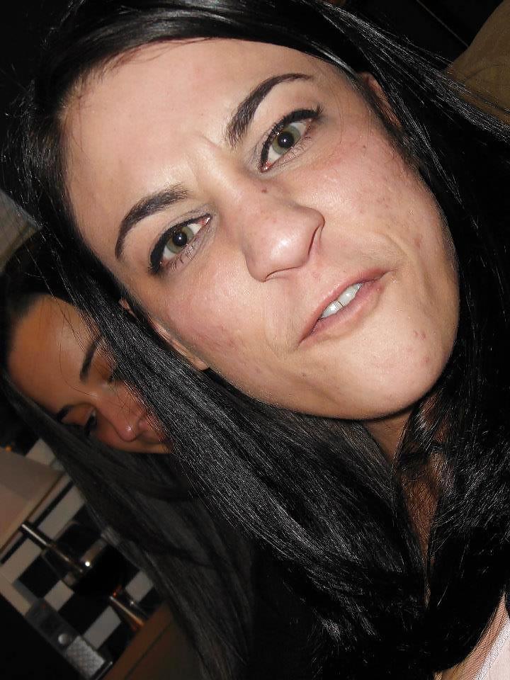25P Day! Thick brunette with ass and beautiful eyes!