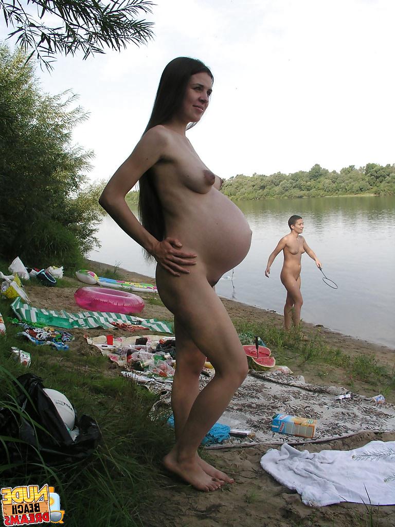 22P Nude Pregnant in Outdoors