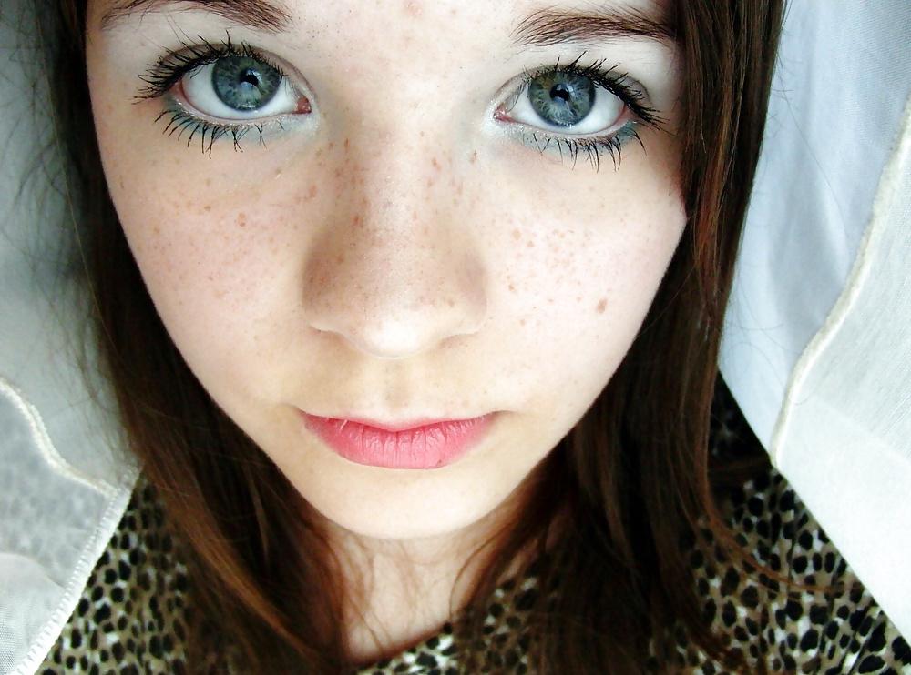 25P Please Cum on her Face