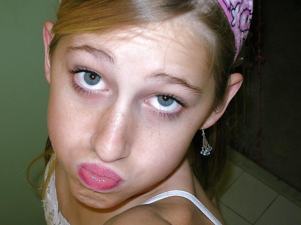 25P Please Cum on her Face