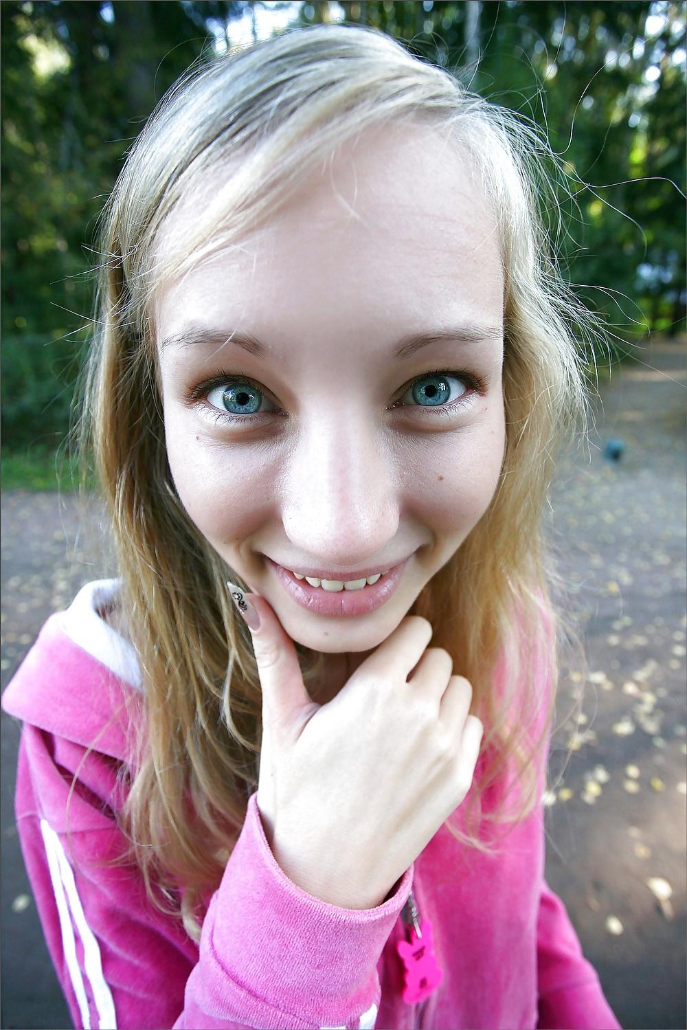25P Please Cum on her Face