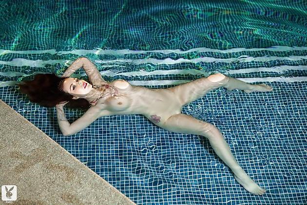 25P ELizabeth Marxs – Nachtbad