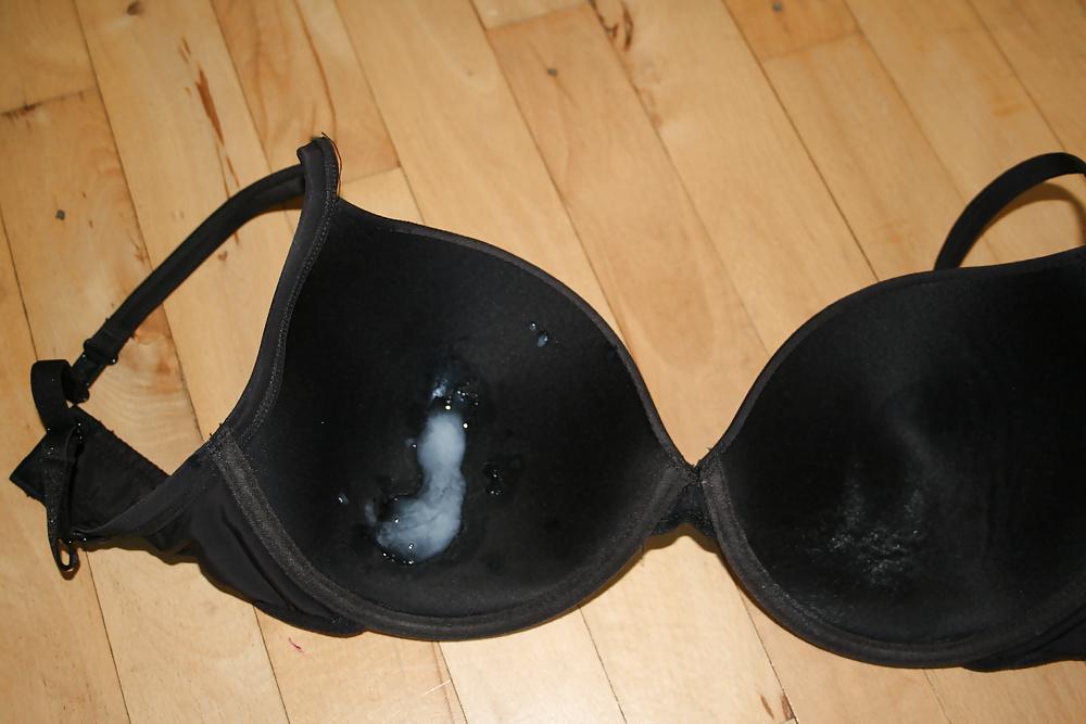 7P Bra cumshots