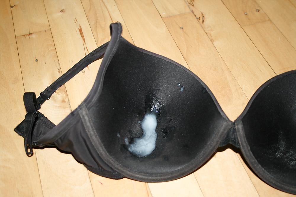 7P Bra cumshots