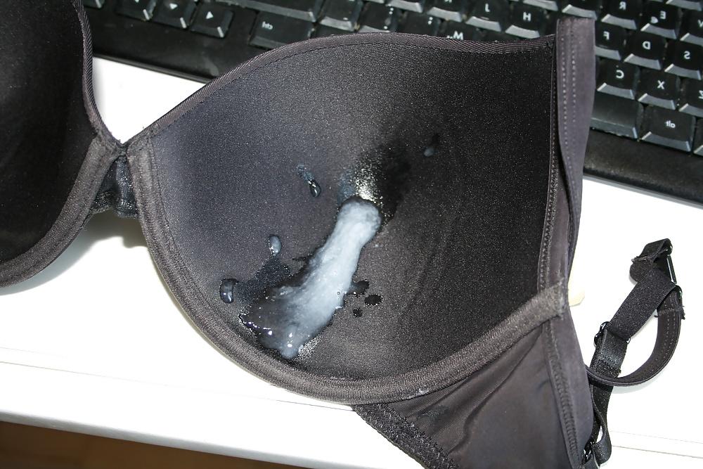7P Bra cumshots
