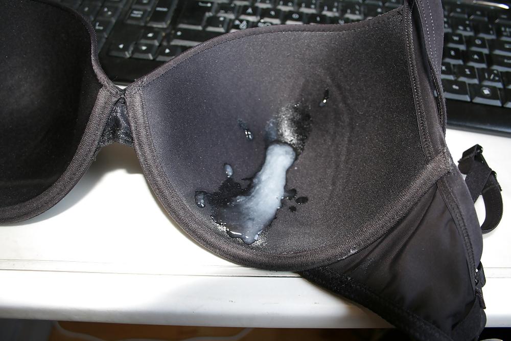 7P Bra cumshots