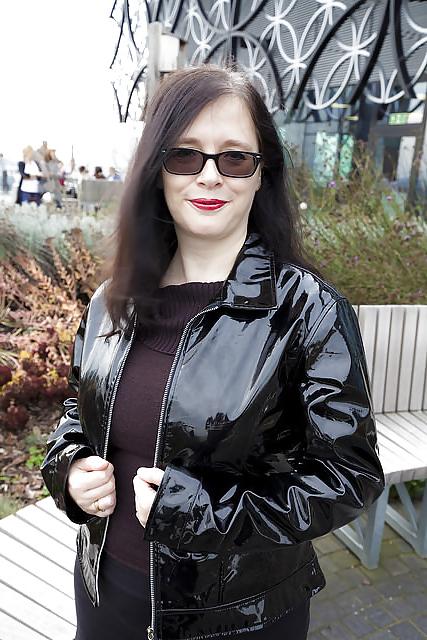 25P Linda in pvc, private foto upload helle