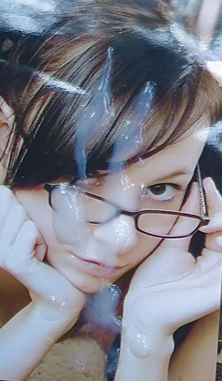 25P Cum on glasses girls
