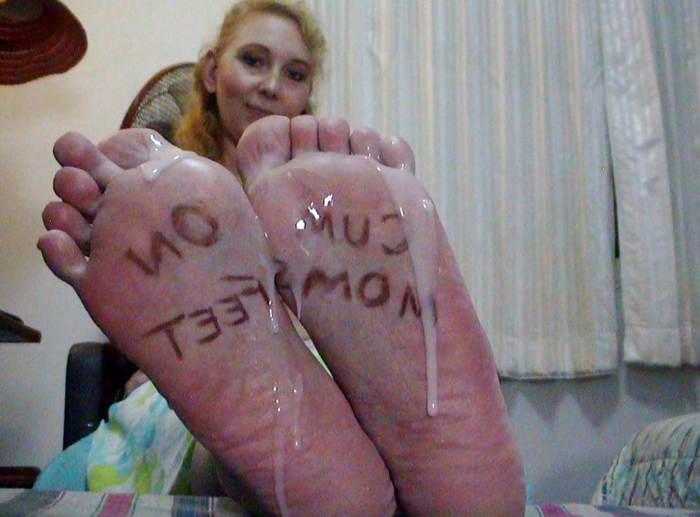 5P Cum on moms feet