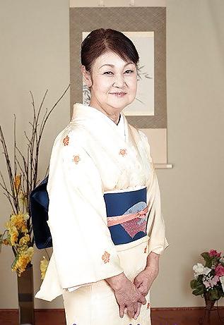 22P Japanese dressed undressed 1