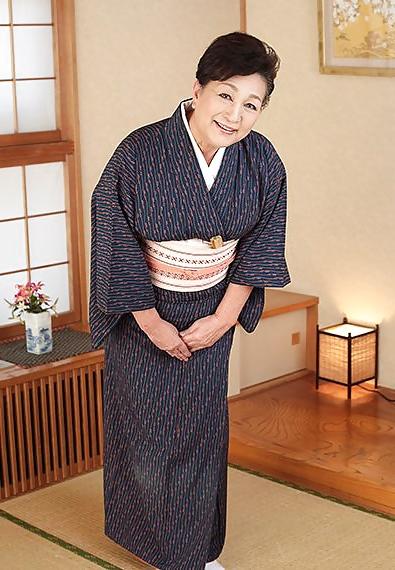 22P Japanese dressed undressed 1