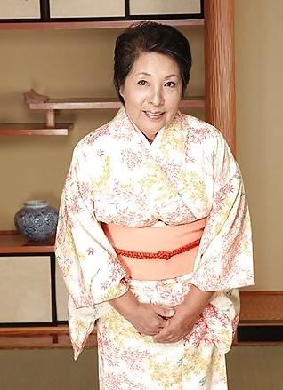 22P Japanese dressed undressed 1
