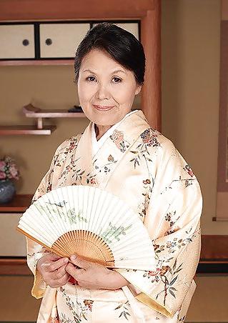 22P Japanese dressed undressed 1
