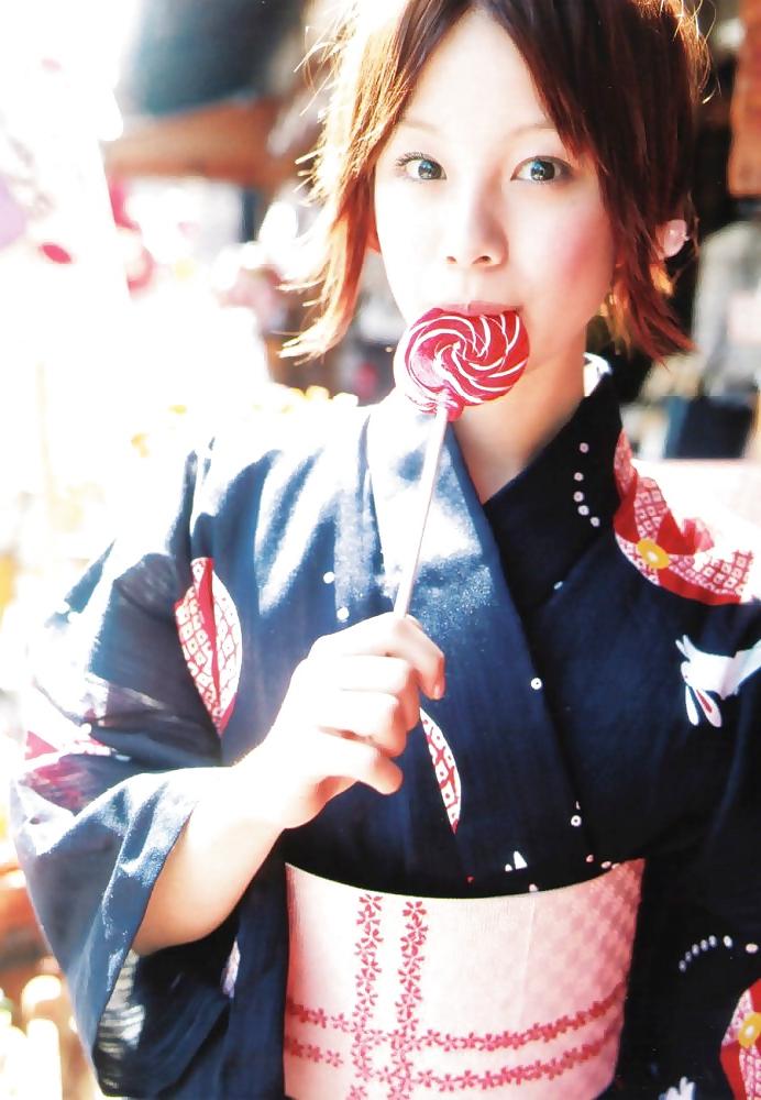 25P Sexy japanese girls in kimono