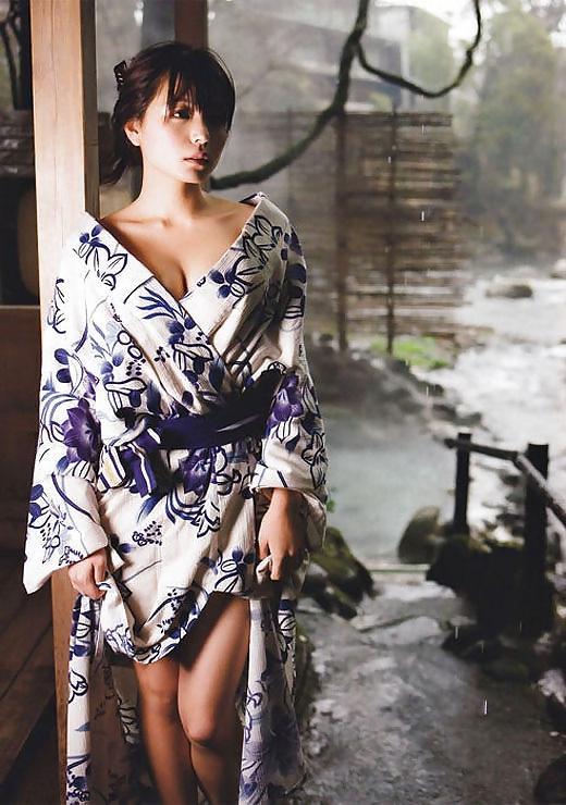 25P Sexy japanese girls in kimono