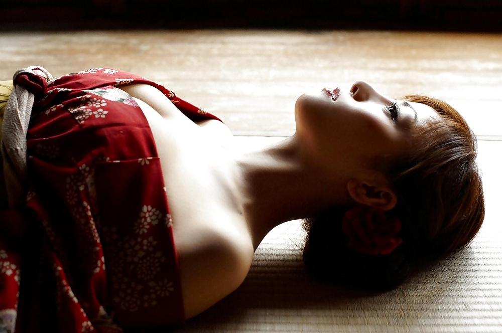 25P Sexy japanese girls in kimono