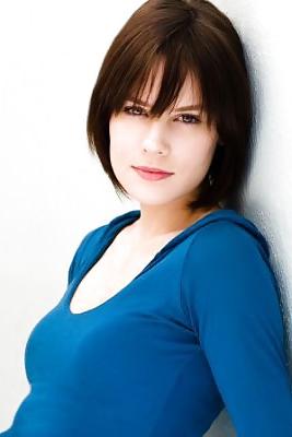 21P She's Pretty Chelsea Hobbs