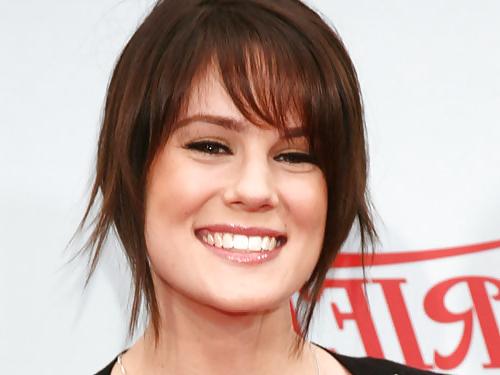 21P She's Pretty Chelsea Hobbs